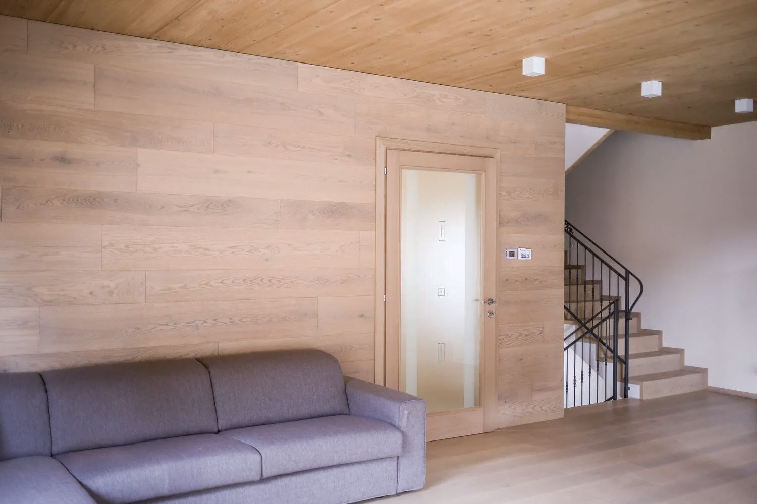 Rivestimento pavimenti pareti soffitto in legno naturale rovere sbiancato